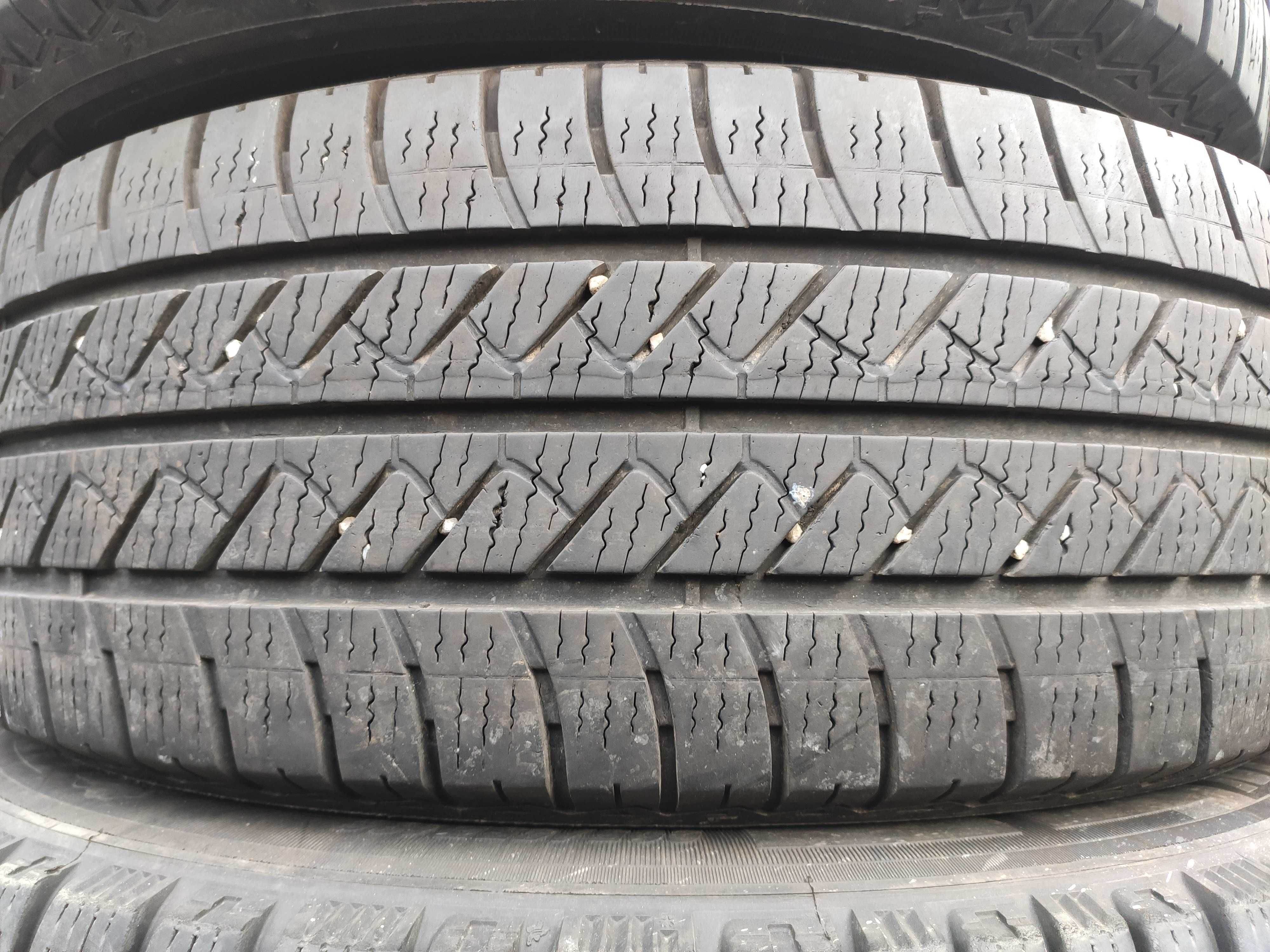 4бр Всесезонни Гуми за БУС 215 65 15 С - Goodyear - DOT 2021