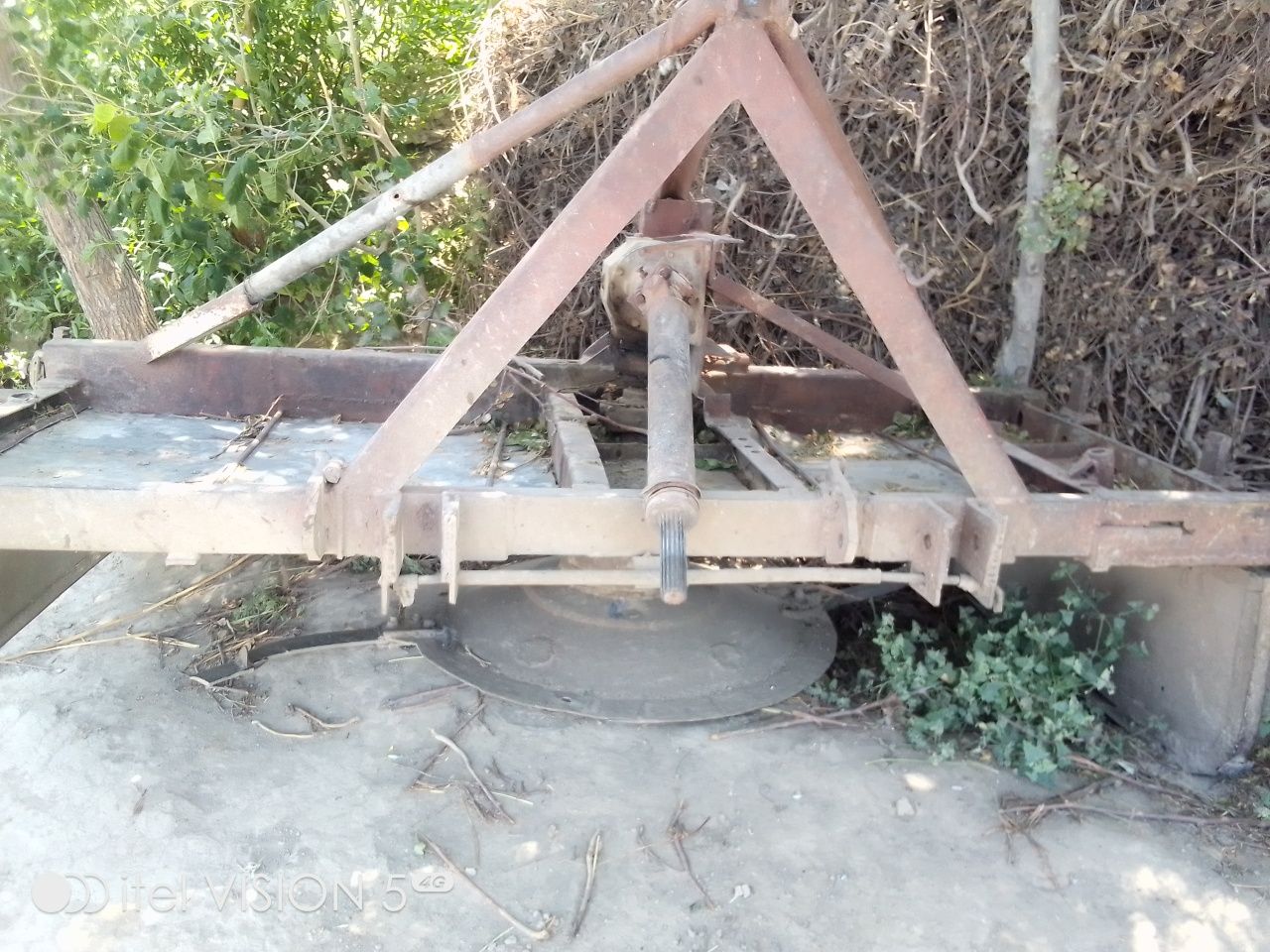 T40 traktor chizil pulug ut uradigani bilan sotiladi
