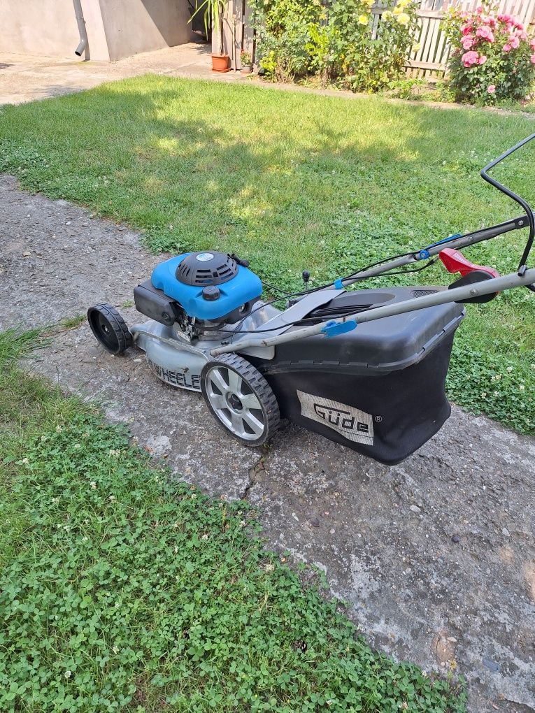 Mașină Gude de tuns iarba, gazon cu tracțiune