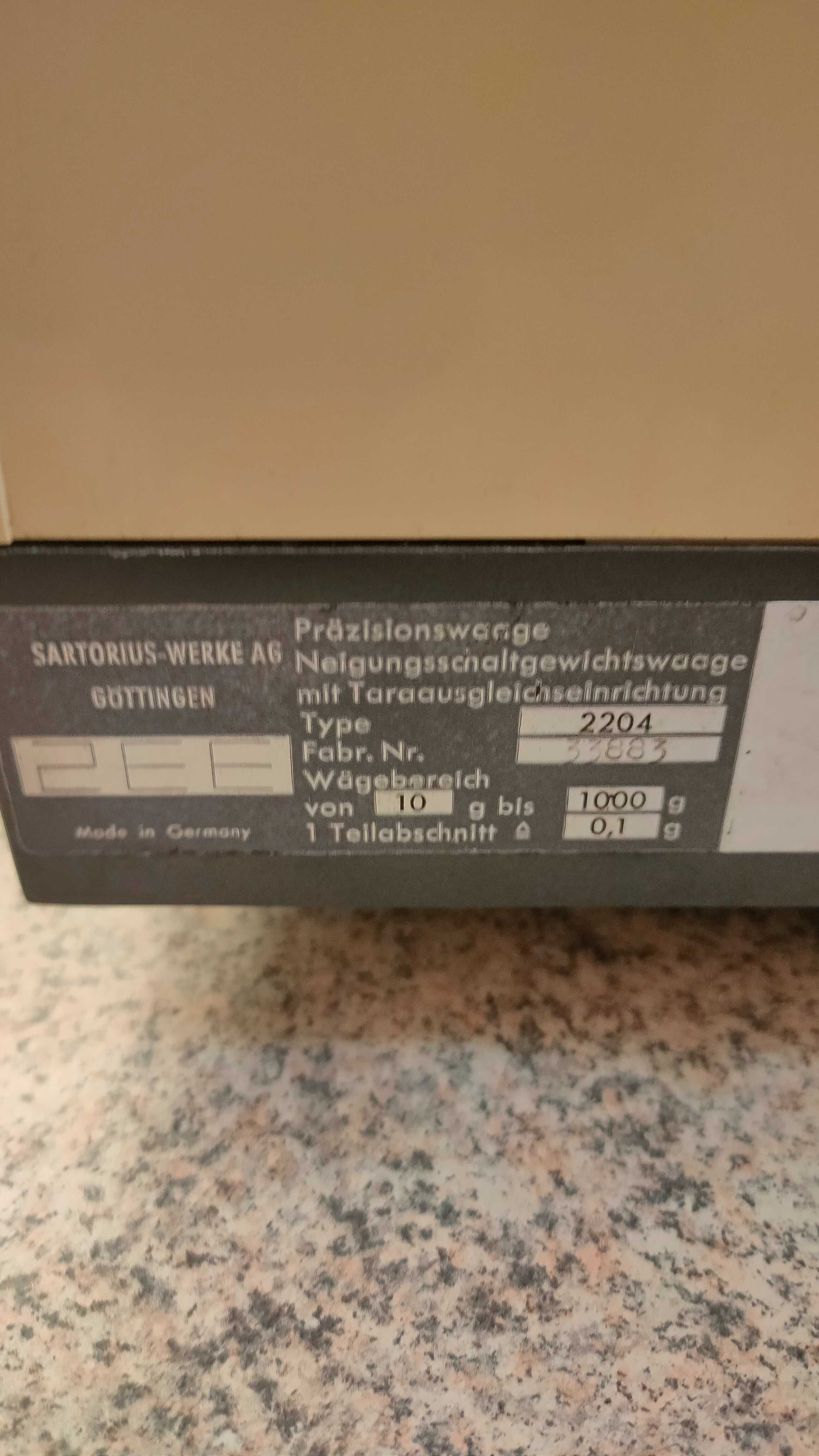 Професионални везни Sartorius 2204