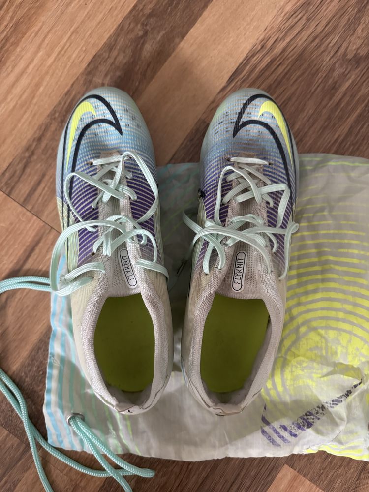 Футболни обувки NIKE 43 номер