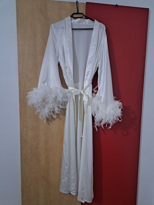 Vand halat pentru mireasă