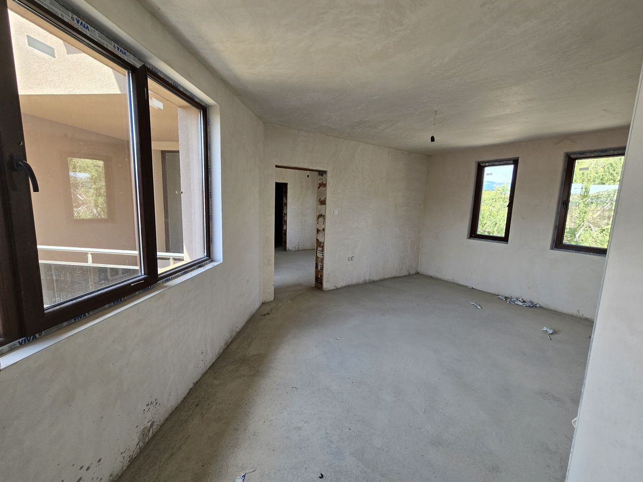Продава се Двустаен апартамент в Казанлък - 70 кв.м за 1020 €/кв.м - Снимка #8