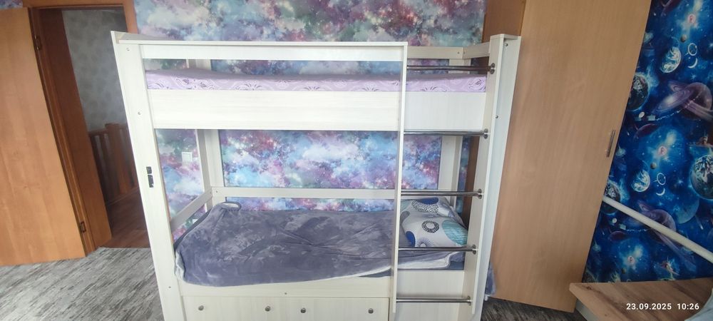 Продам двухъярусную кровать