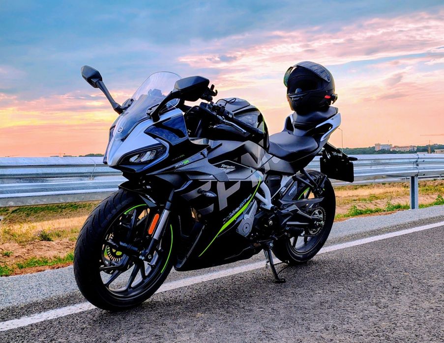 Motocicleta A2 CFMOTO 300SR - ABS