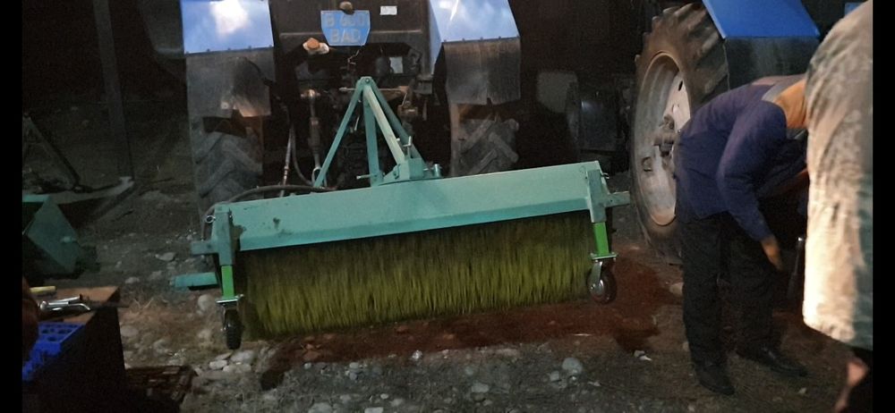 Продам щетку для трактора