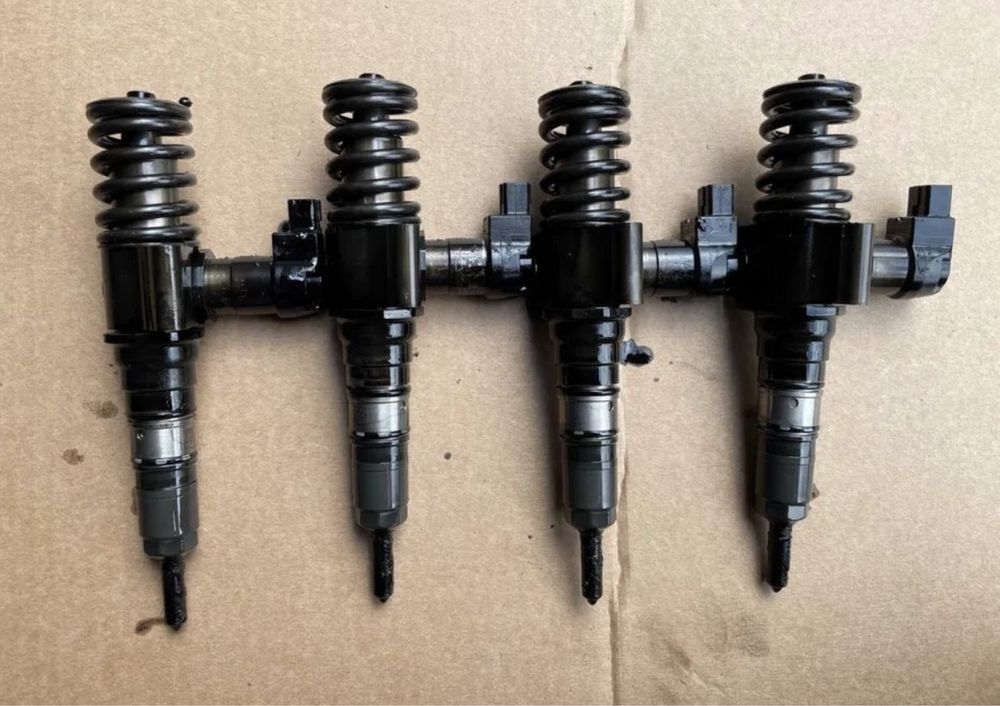 Injector injectoare volkswagen audi skoda 2.0 BKP dezmembrari