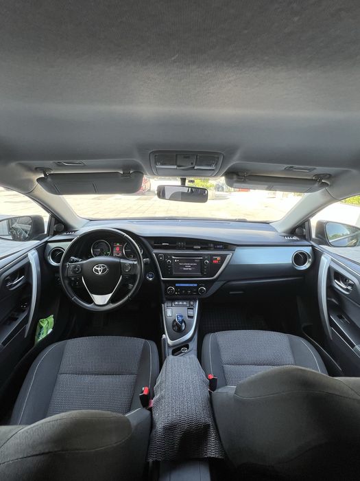 Toyota Auris Hybrid impecabila