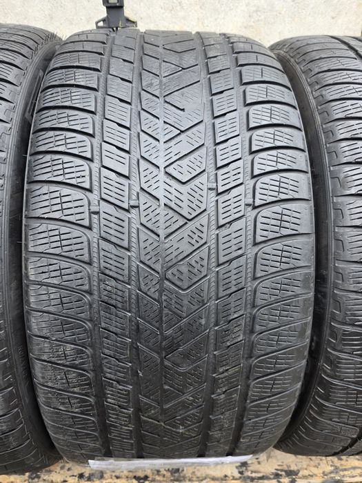 Vând patru anvelope de iarna pirelli 315 35 22/ 275 40 22 dot 4923
