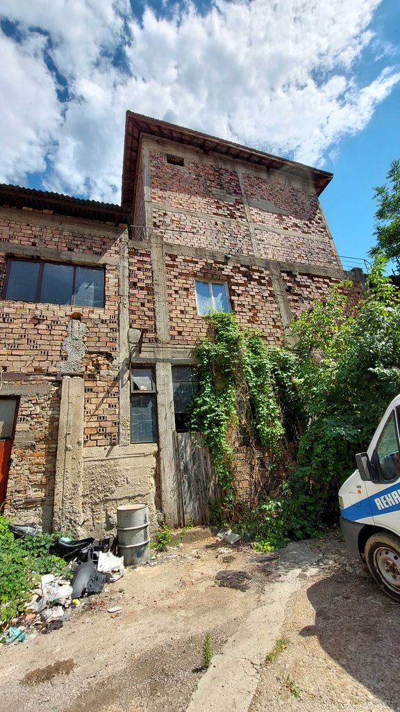 Продава се Промишлена сграда в Габрово, Център - 818 кв.м за 113 €/кв.м - Снимка #2