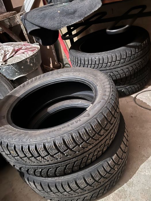 Шины 215 55 R17 зимние липучки