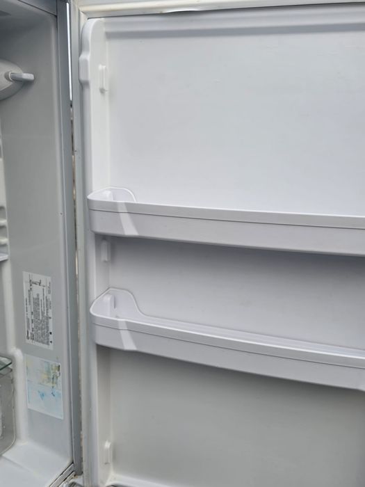 Холодильник “Indesit”