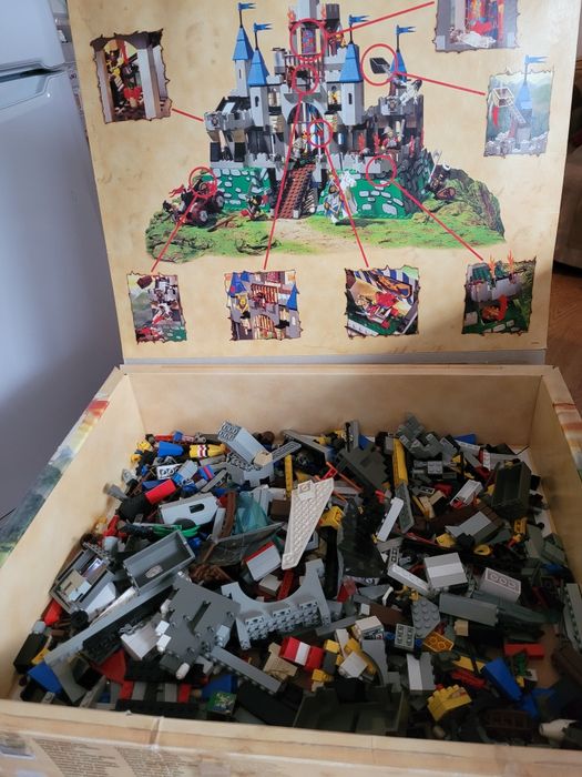 Lego оригинално - вътре има и от друго Lego части