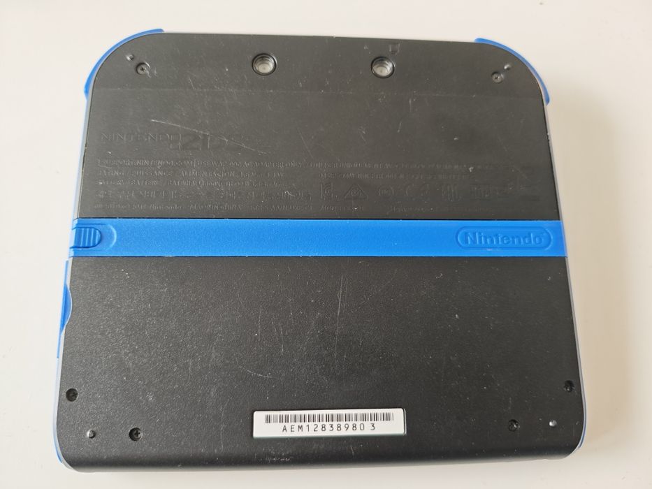 Nintendo 2DS конзола