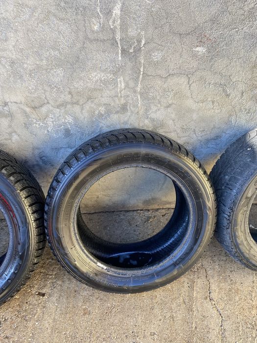 Anvelopa de Iarna 215/55/16