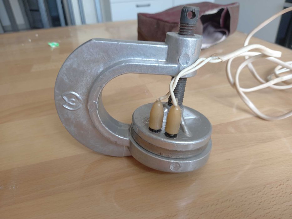 Вулканизатор (советский) для клейки камер 12В и 6В