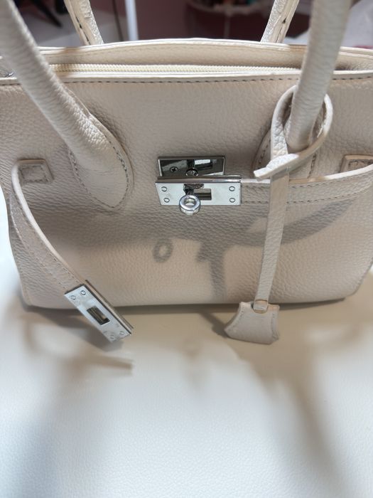 Бяла дамска чанта