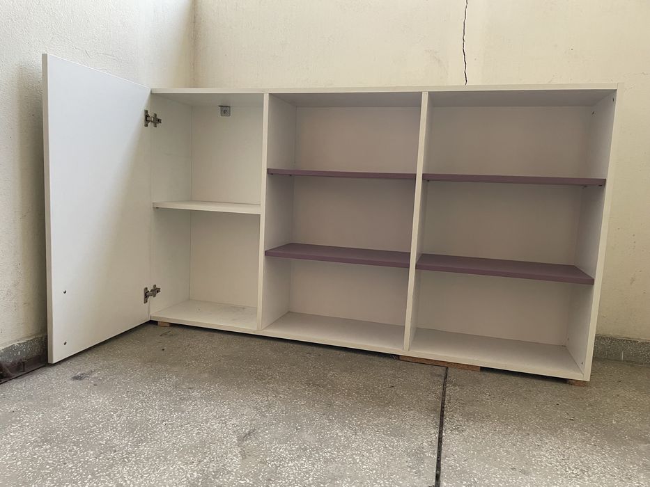 Corp mobilier suspendat