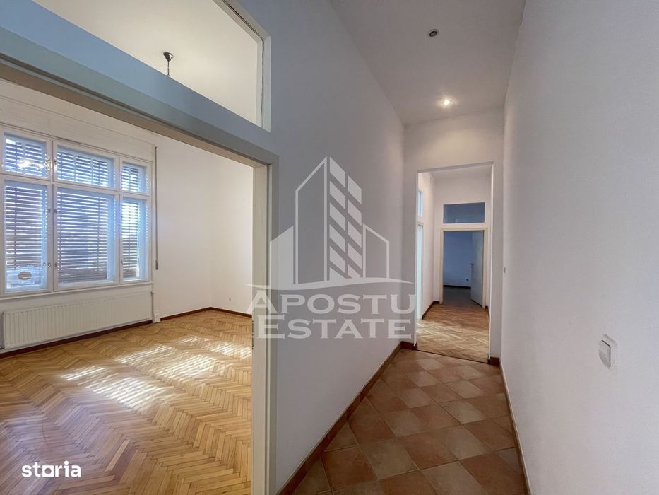 Apartament cu 5 camere, 125 mp, Zona Ultracentrala