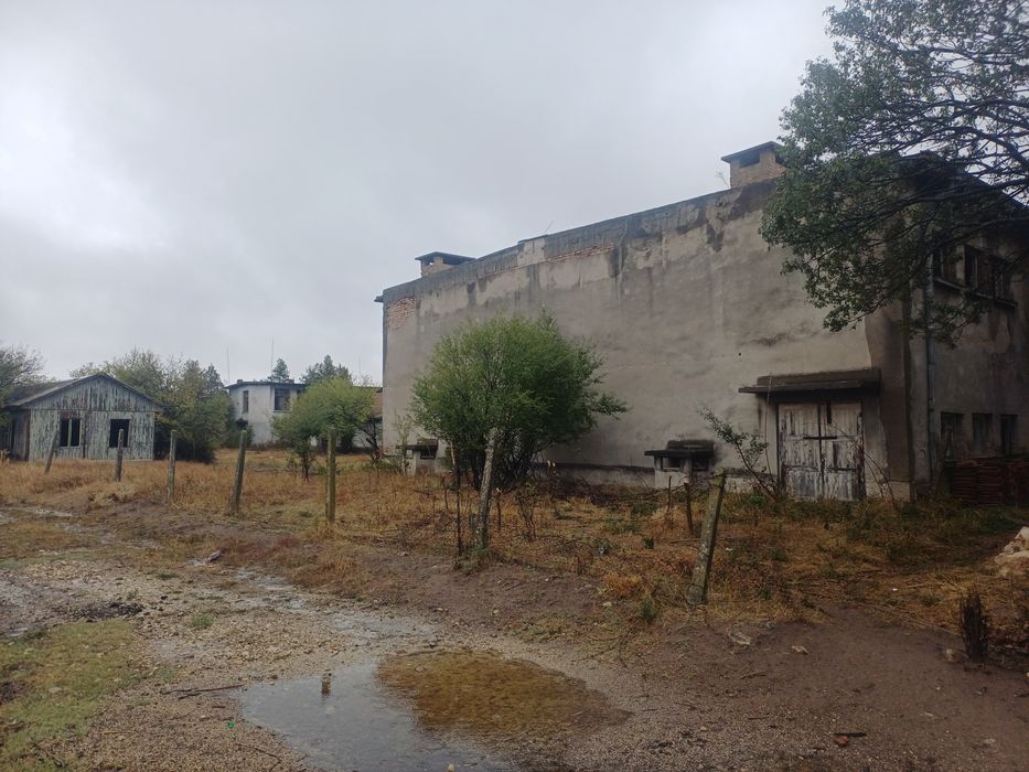 Продава-под наем промишлен имот 14 декара