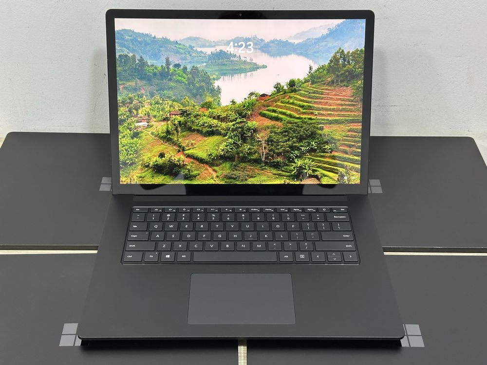 Редкие 15ти дюймовые surface core i7 11th gen zor xolati