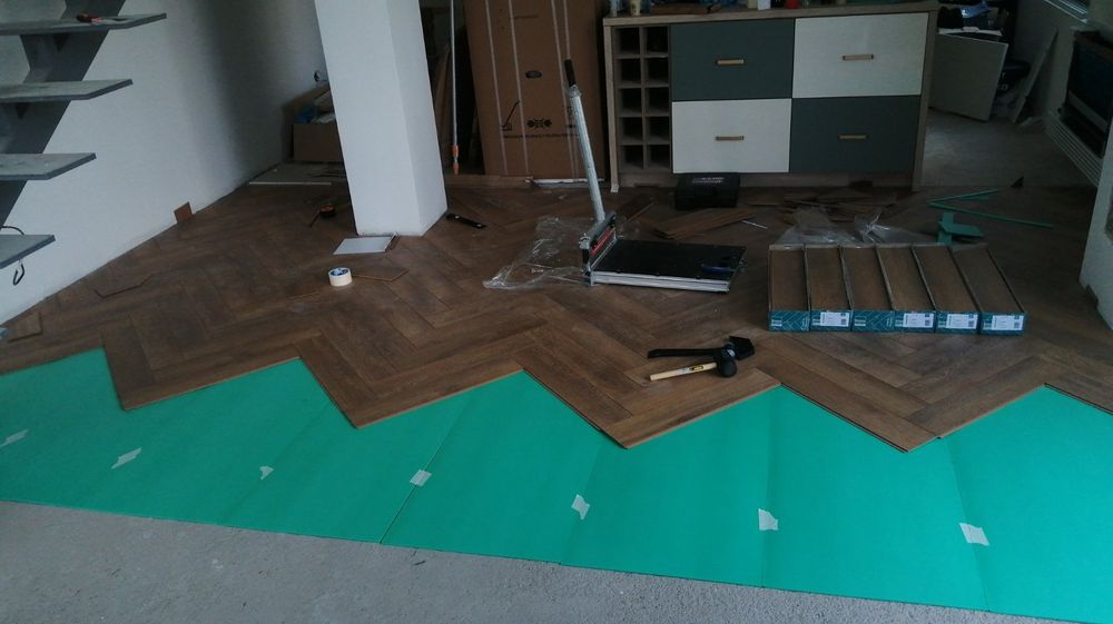 Полагане на ламиниран паркет и подови настилки