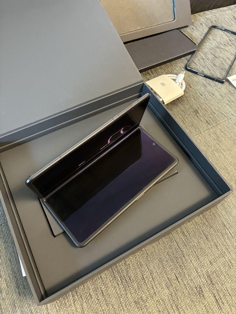КАТО НОВ 512GB Honor Magic V3 А1 Гаранция 2027г.