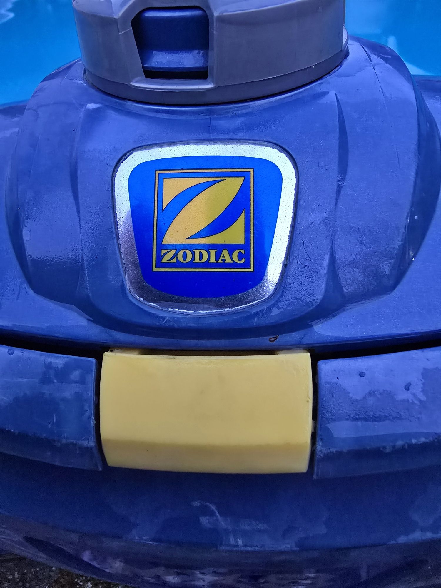 Робот за почистване на басейн ZODIAC MX8