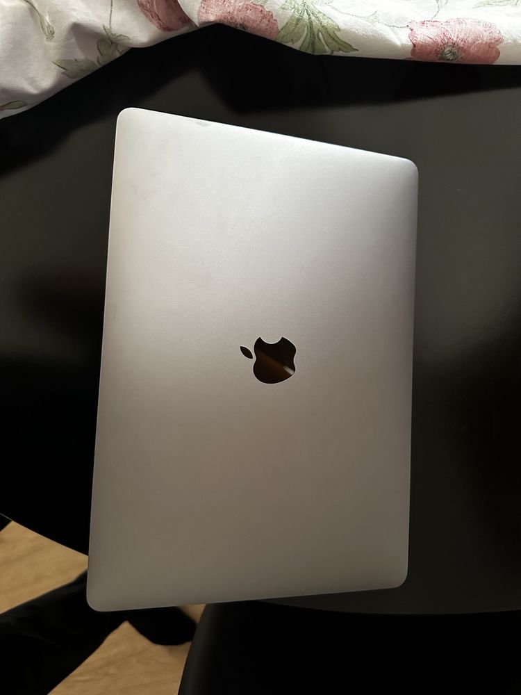 MacBook Pro 13’ Touchbar cu GARANȚIE
