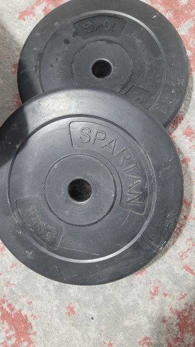 Vând Haltera și Gantere