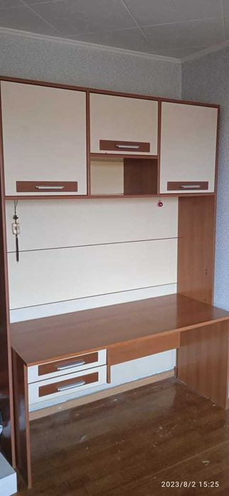 Продам школьный гарнитур стол