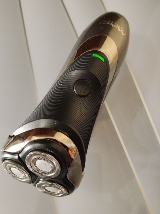 Новые 3-х роторные, мощные, 3 D-"плавающие" электробритвы "PHILIPS"!