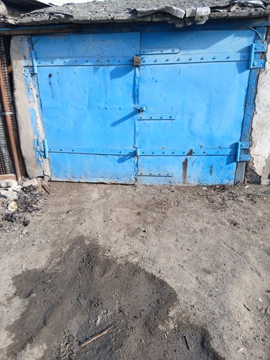 Продам гараж за 550000 в районе налоговой по улице Муратбаева.