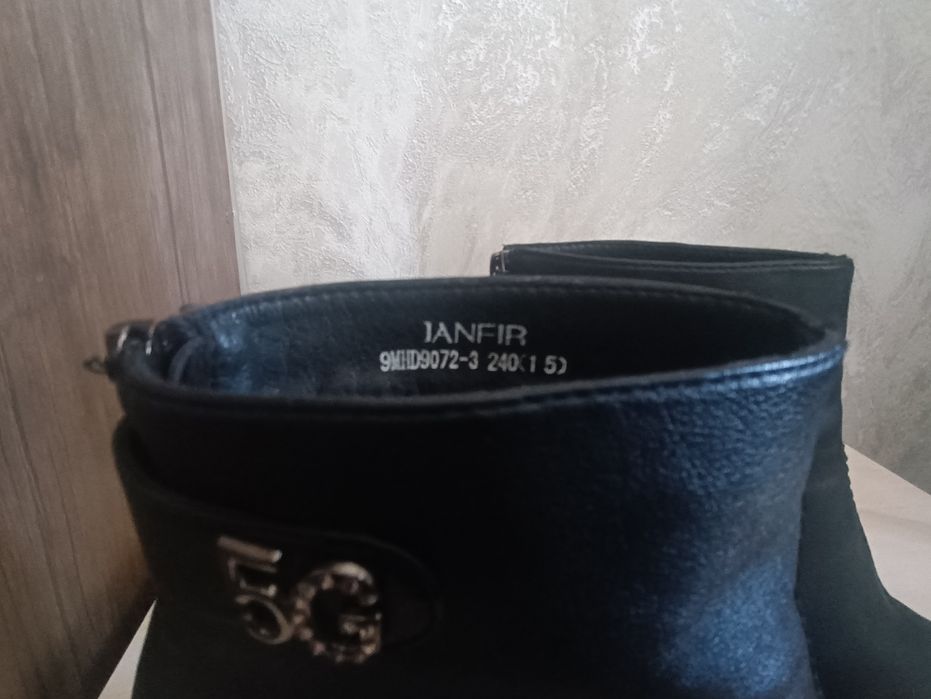 Srochna sotiladi koreyskiy  Oyoq kiyim etik 37 razmer