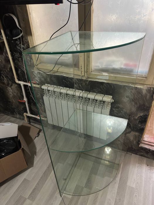 Продам стол для телевизора и колонок и стекляную полку