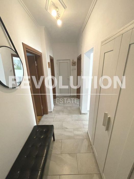 Етаж от къща в района на Бриз!