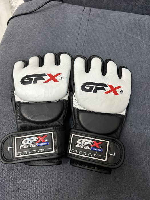 Продам перчатки L размер