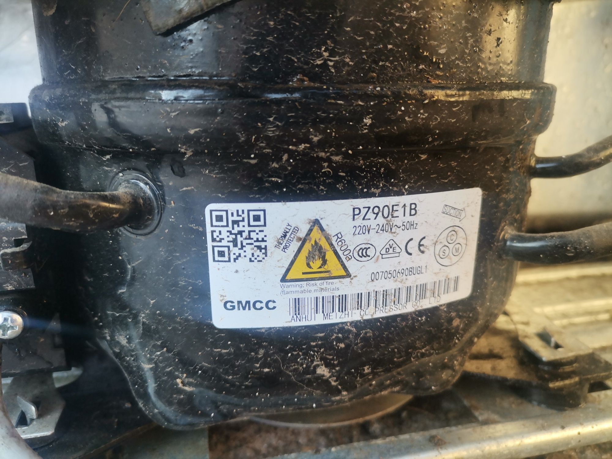 Combină frigorifică Arctic cu două uși,congelator 4 sertare,frigider