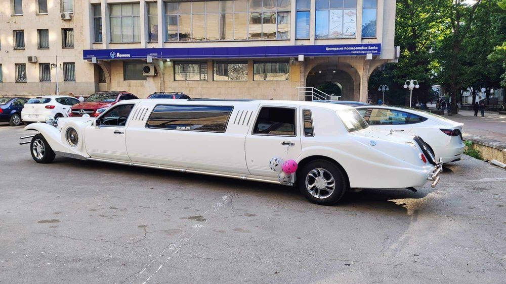 Ретро Лимузина Lincoln Towncar