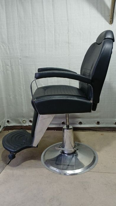 Барбер кресло, в отличном состоянии  Алматы