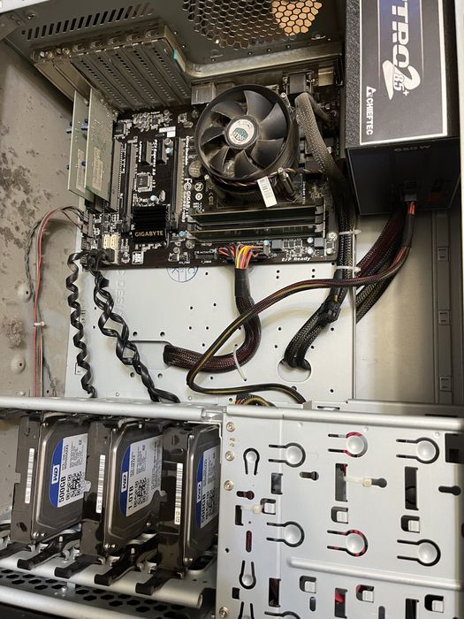 Сервер продам в хорошем состоянии