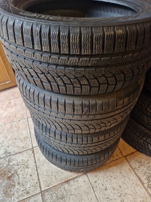 Anvelope Iarnă Nokian 215 50 17