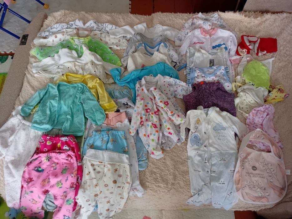 Отдам вещи для девочки от 0 до 3 месяцев