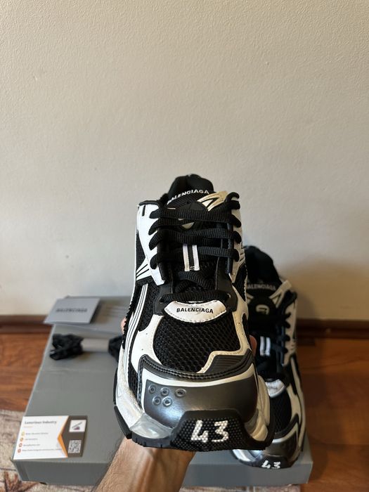 Balenciaga Runner White Black