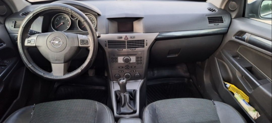 Opel Astra H 1.7 101 klima