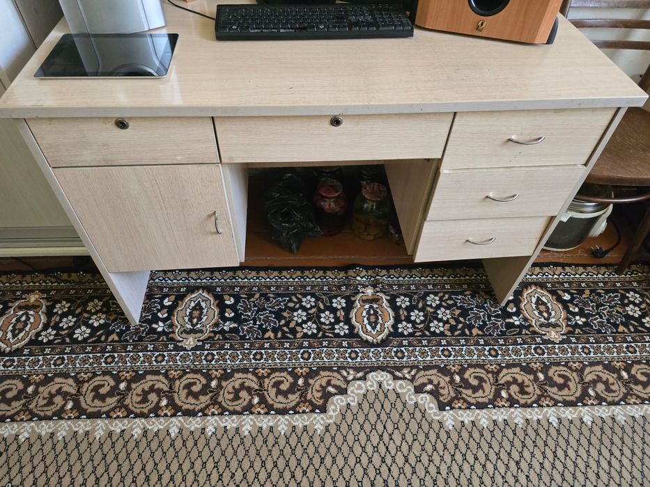 Продам ученический стол