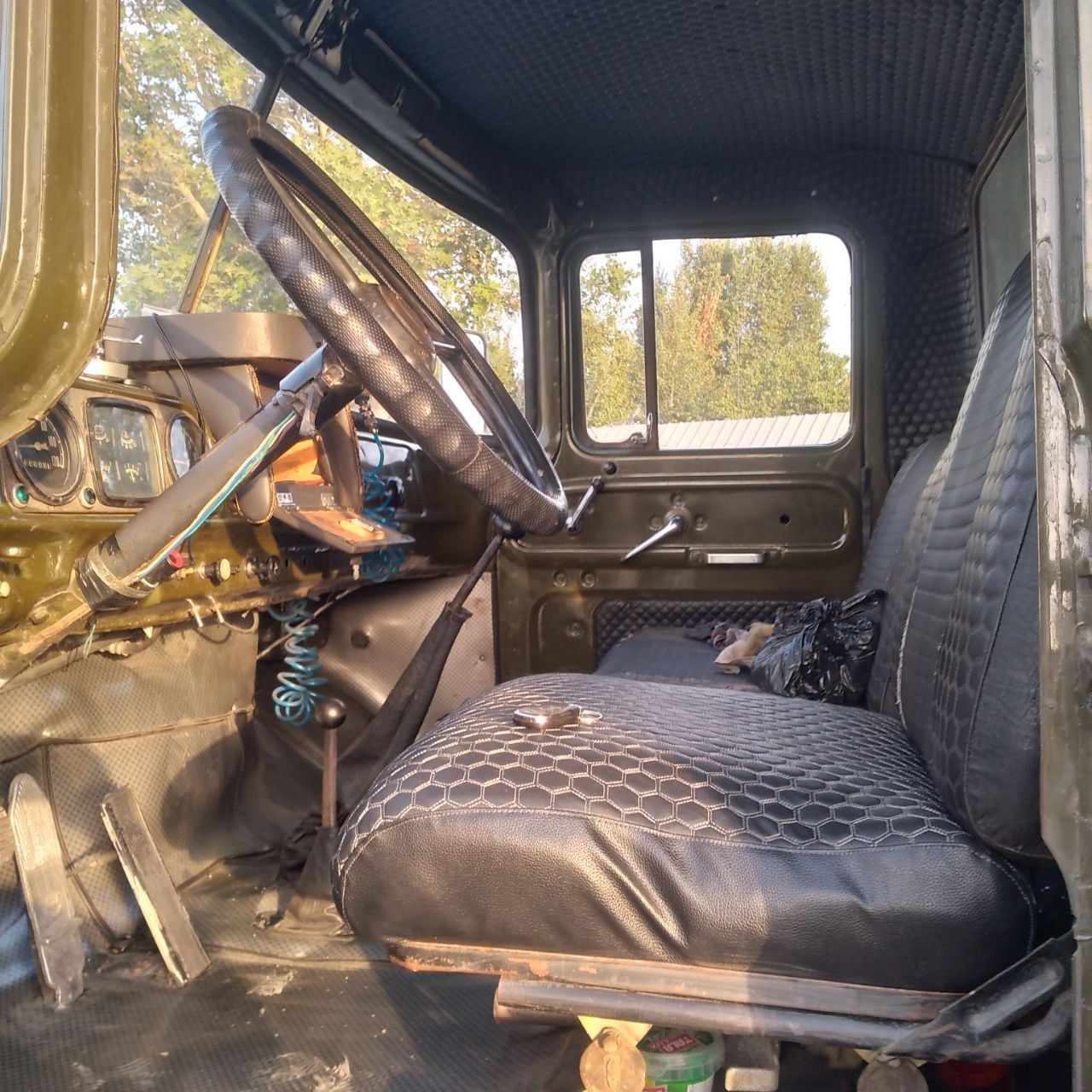 Zil 131 sotiladi yili 1988 ishlab turgan mashina kamchiligi yo'q