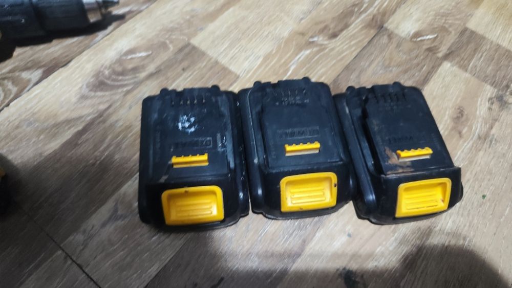 DEWALT 18 v drel