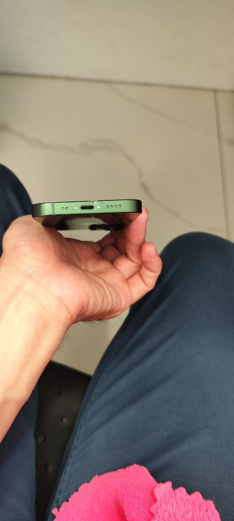 Iphone 13 mini.   Juda arzon