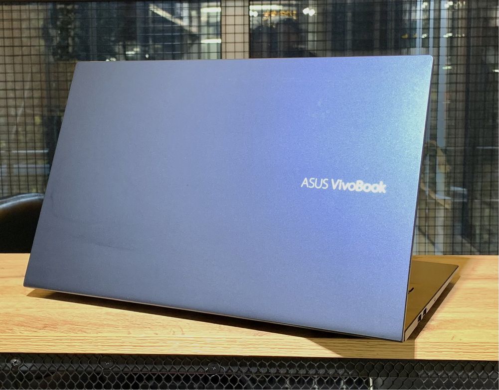 Ноутбук Asus VivoBook AMD Ryzen 5.4/8GB/SSD256GB, 7245/A10